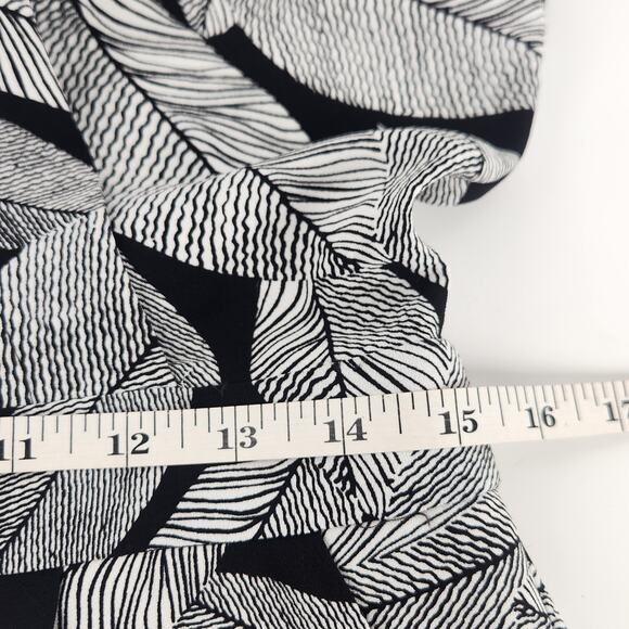 Loft Wrap Romper Womens 4 Black Fern Print Botanical Flounce Sleeve Boho Luxe - Picture 10 of 13